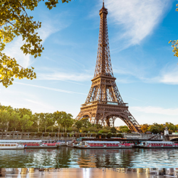 a picture of the eiffel tower